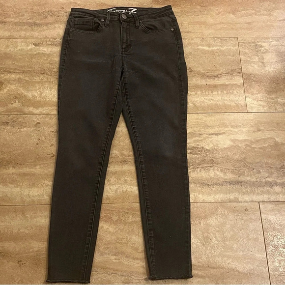 Seven7 Denim - Seven7 Jeans Women’s Mid-Rise Skinny Blue Denim Size 8 Embroidered Pockets